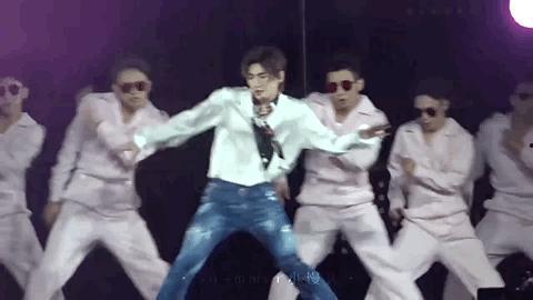 杨杨跳舞视频,视频展现舞蹈魅力瞬间